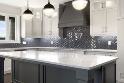 MODEL HOME KITCHEN